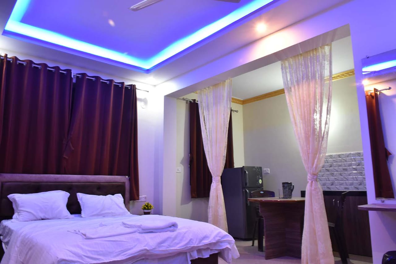 WhatsApp Image 2025-12-06 at 9.00.49 PM