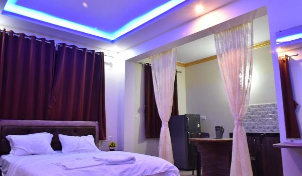 WhatsApp Image 2025-12-06 at 9.00.49 PM